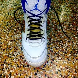 Jordan 5 white and blue really used 60$